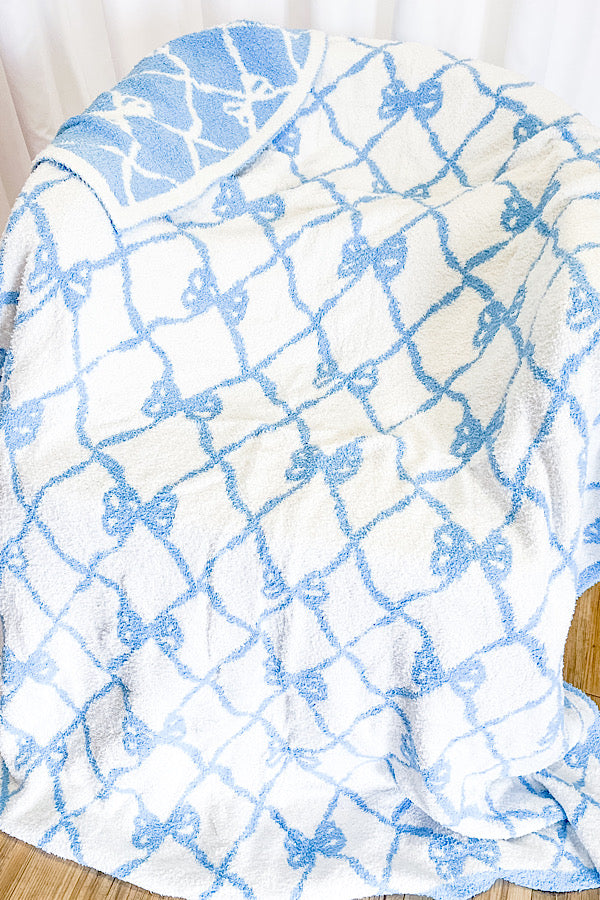 SC - ETA 9/25 - Blue and White Bow Luxury Blanket