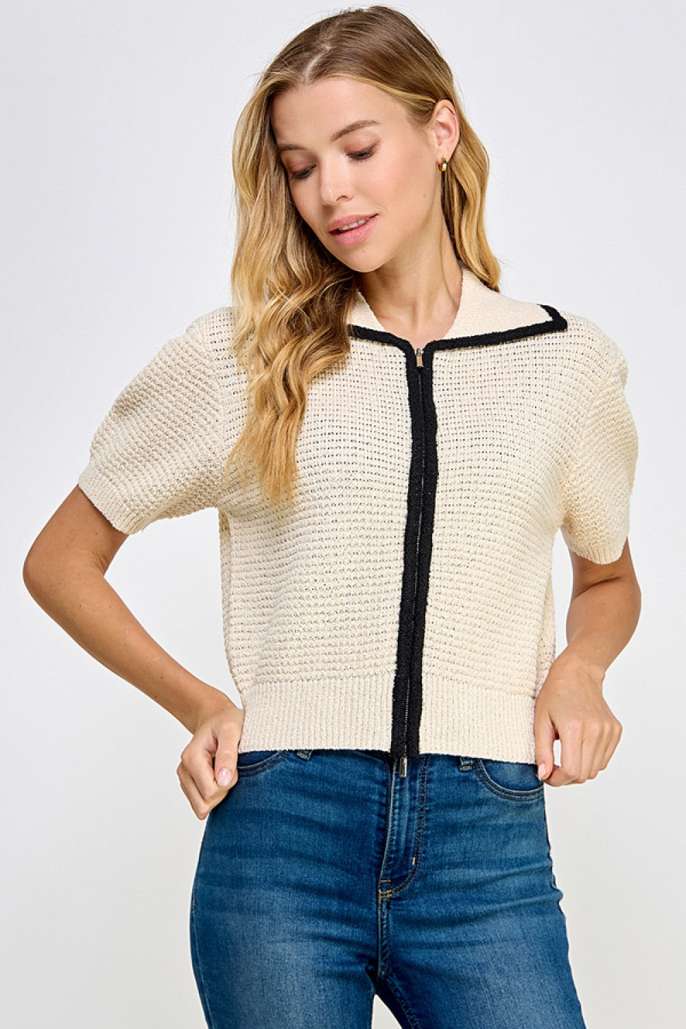 Cream Short Sleeve Collared Front Zip Cardigan